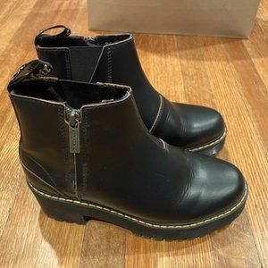 Dr Martens Rometty II size 7 Vintage Smooth Leather in Black